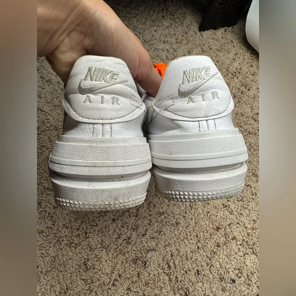 Nike Air Force 1 DJ9946-100 White Sneakers women’s size 6 - Picture 4 of 11
